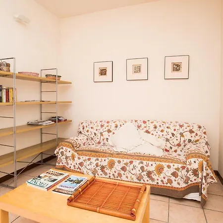 Apartment Le Vele Con Giardino E Piscina *
