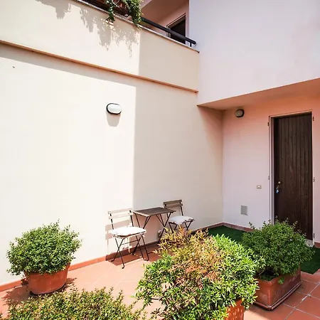 Le Vele Con Giardino E Piscina * シルミオーネ